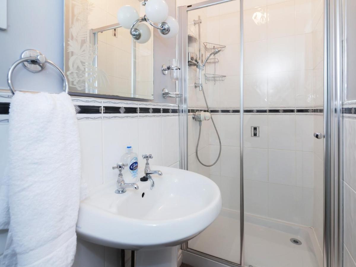 Ayuda House Hotel Altrincham Kültér fotó