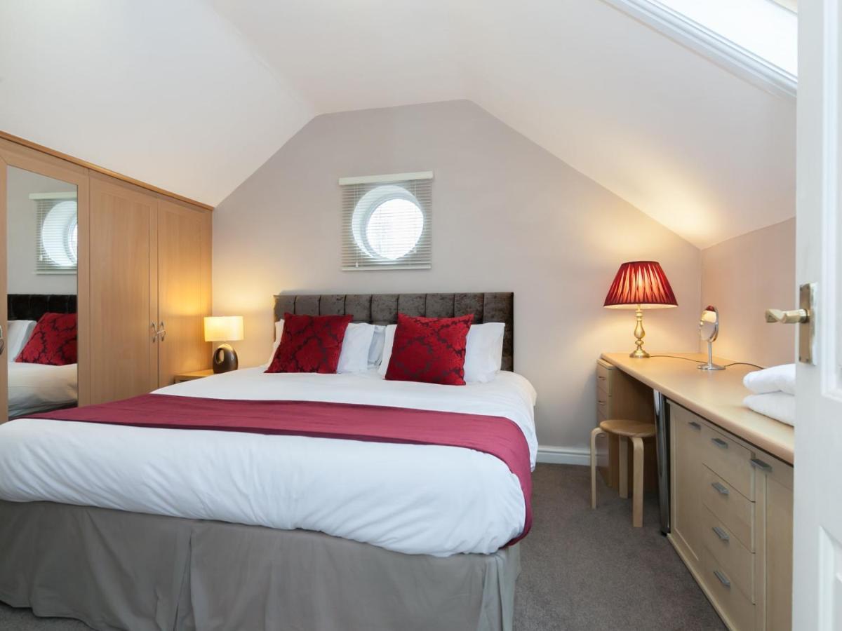 Ayuda House Hotel Altrincham Kültér fotó