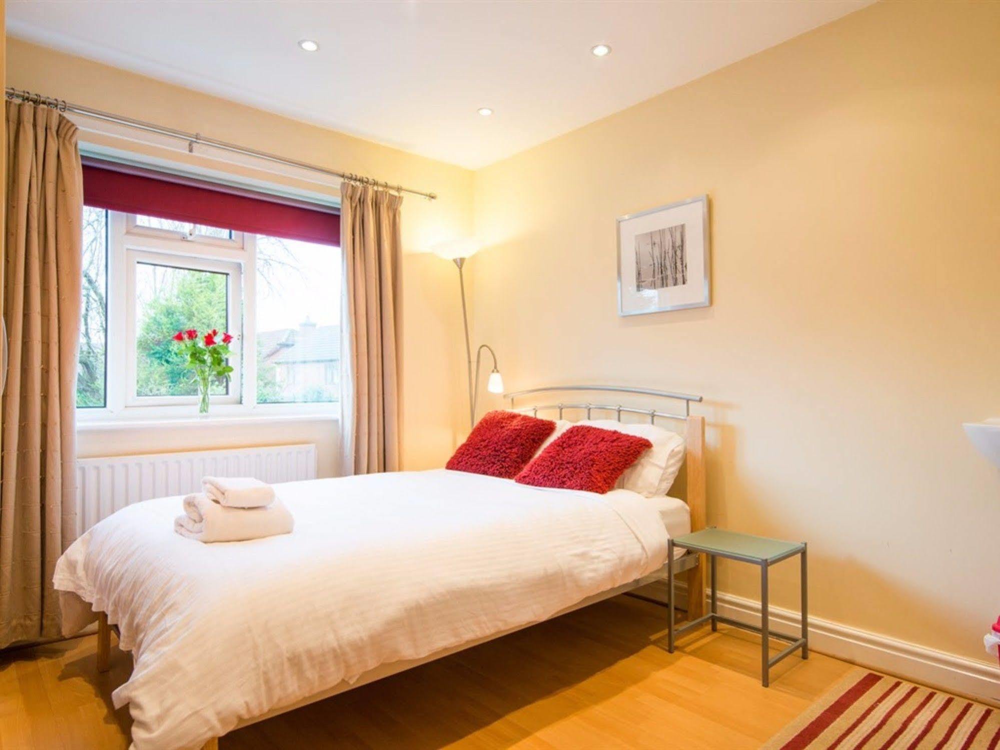Ayuda House Hotel Altrincham Kültér fotó