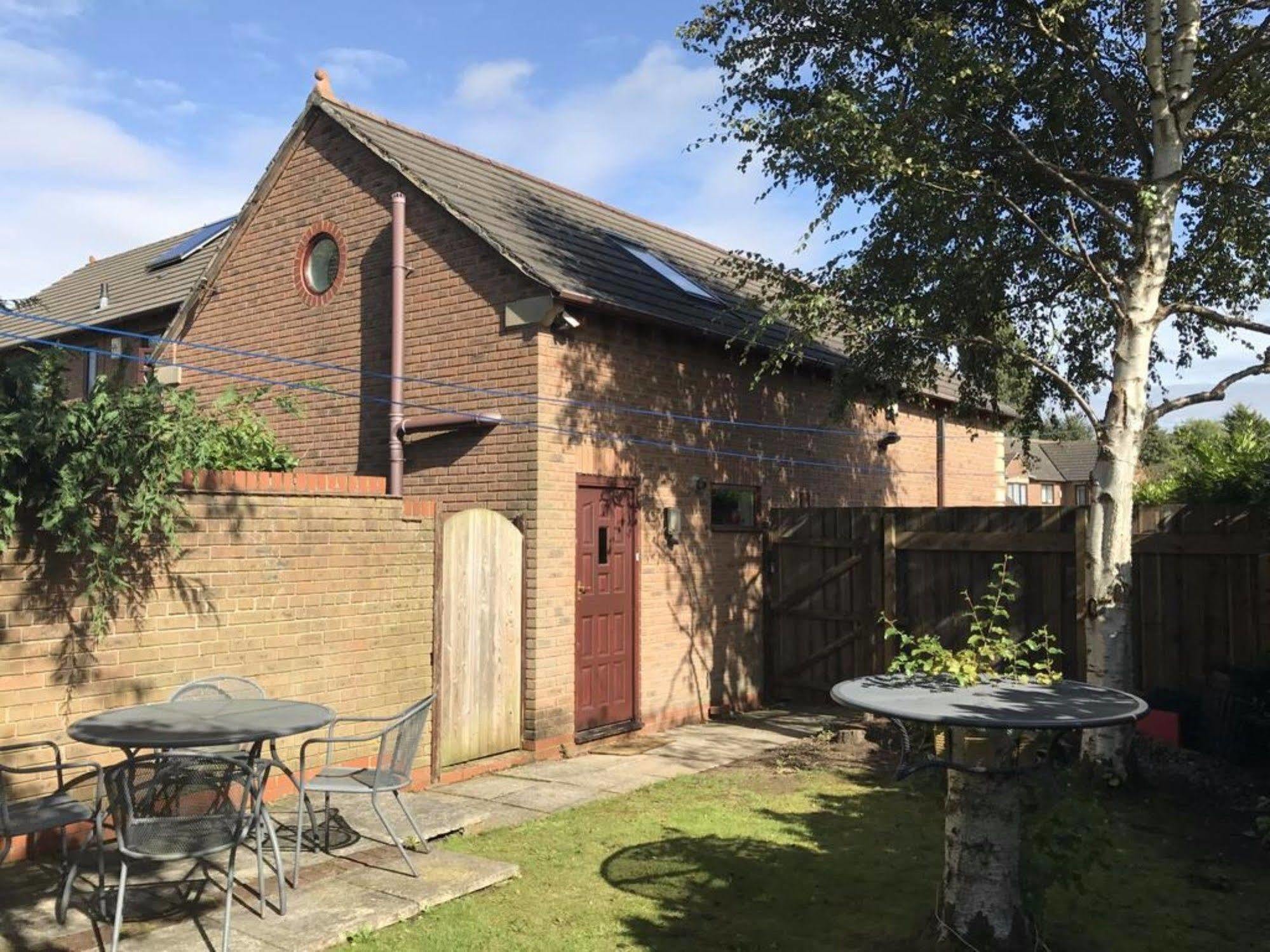 Ayuda House Hotel Altrincham Kültér fotó