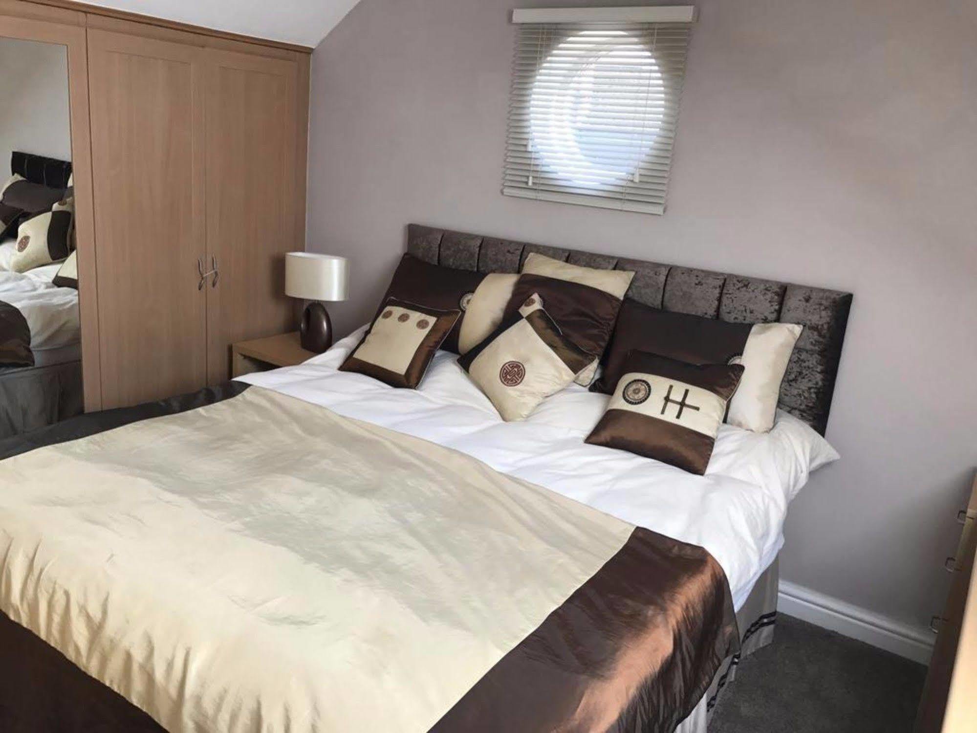 Ayuda House Hotel Altrincham Kültér fotó