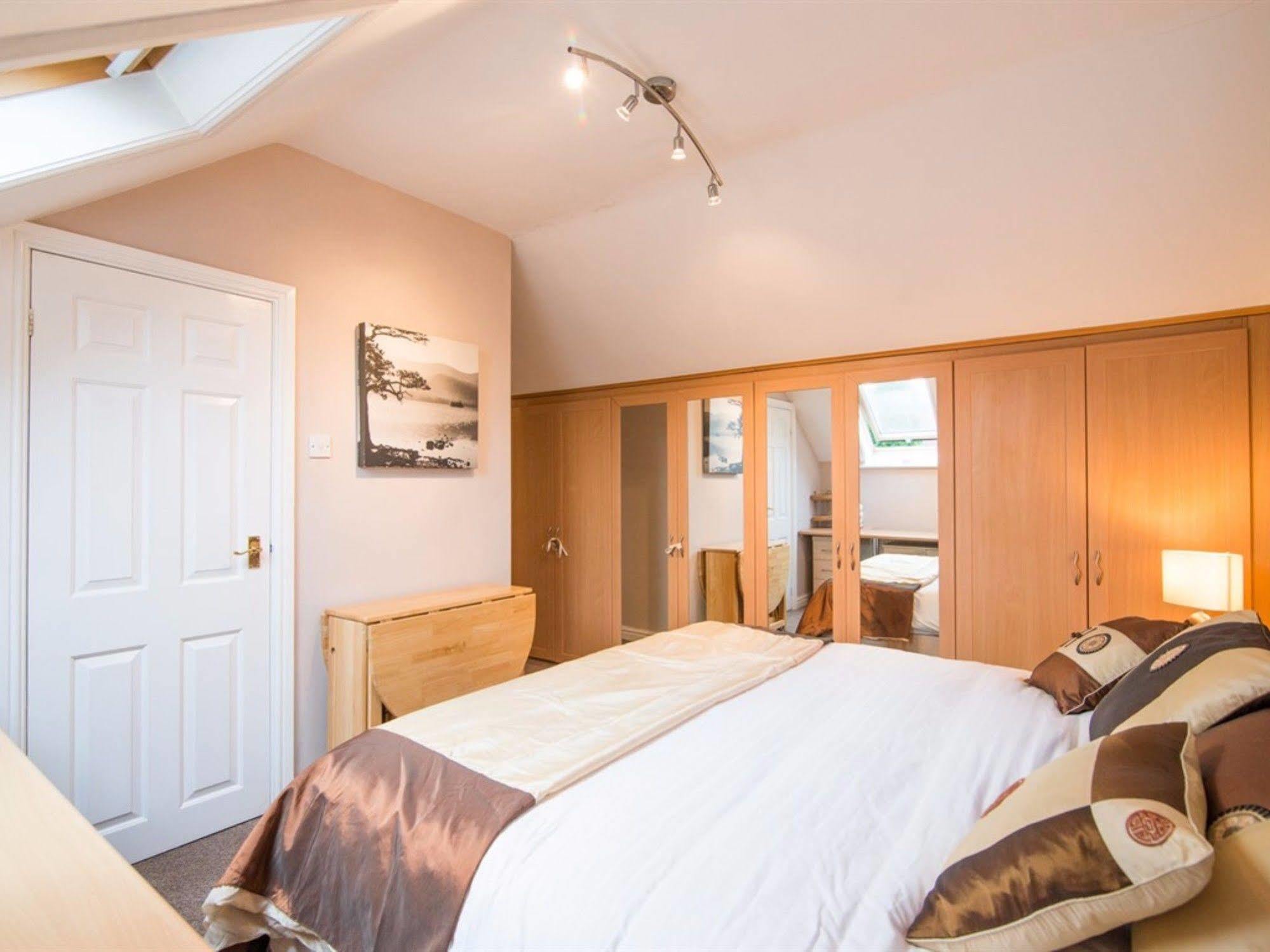 Ayuda House Hotel Altrincham Kültér fotó